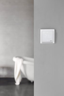 Фотография в интерьере Терморегулятор электронный DEVIreg™ Smart Pure White Wi-Fi, интеллектуальный таймер, белий