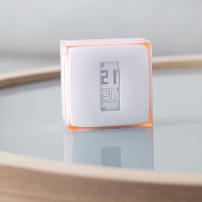 Фотография в интерьере Умный термостат для котла отопления Netatmo NTH01-EN-EU