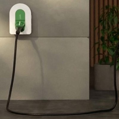 Фотографія в інтер'єрі Зарядна станція Charge 3ф. 11кВт (16А) з вбудованим T2 кабелем 7 метрів, (Schneider Electric EVH5A11N2C7)