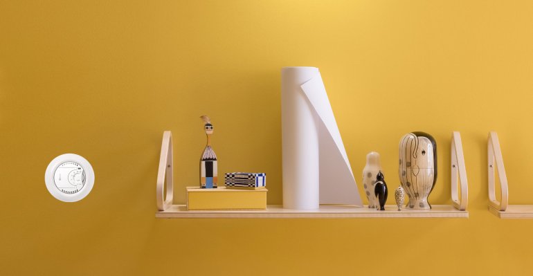 Фотография в интерьере Терморегулятор для теплого пола RENOVA белый, WDE011623