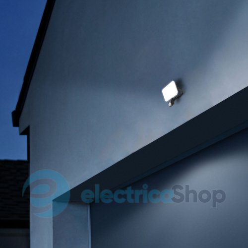 LED прожектор VIDEX F3 30W 5000K з датчиком руху 220V Black VLE-F3-0305B-S
