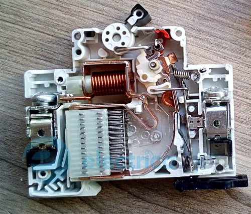 Автоматичний вимикач 1-п EATON xPole Home HL-B40/1